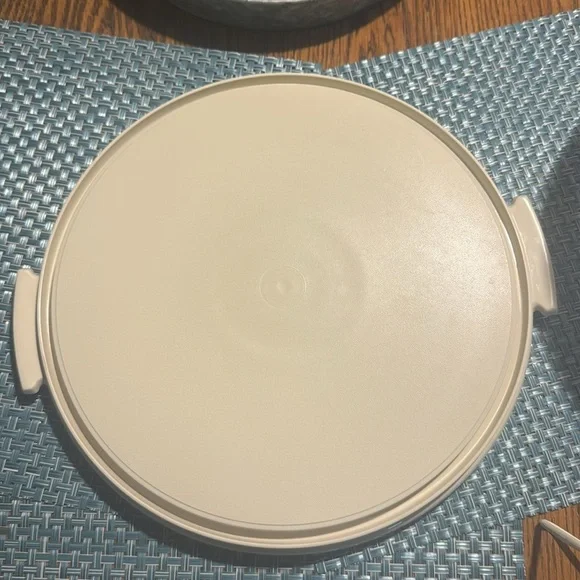 Vintage Tupperware Large Cake Keeper with handle - Picture 5 of 6